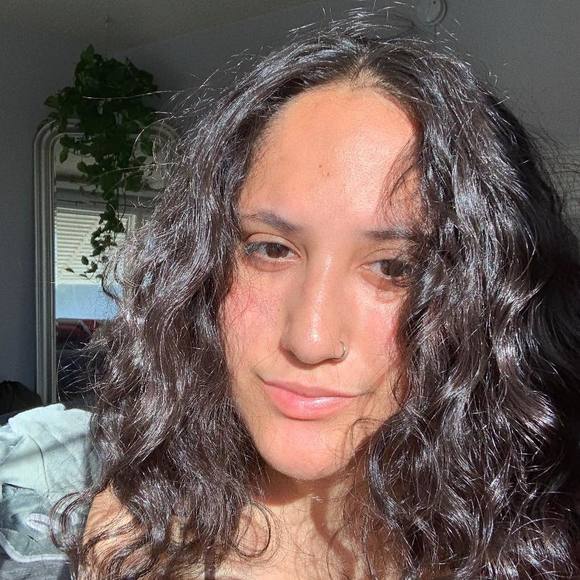 Meet your Posher, Alexis - Picture 1 of 1